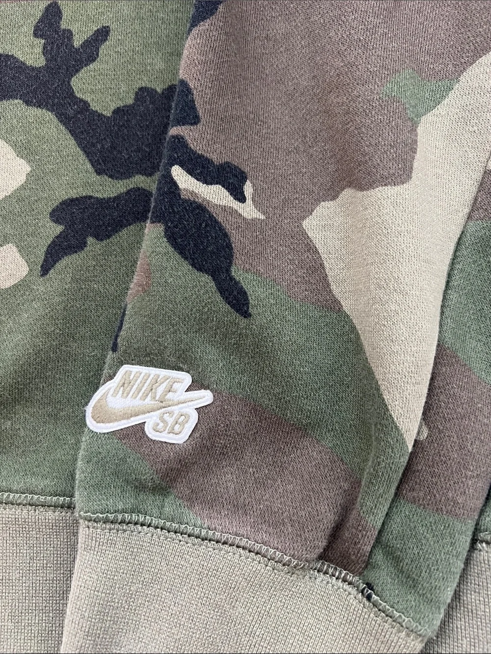 Nike Men's Green Camo Crewneck Sweatshirt